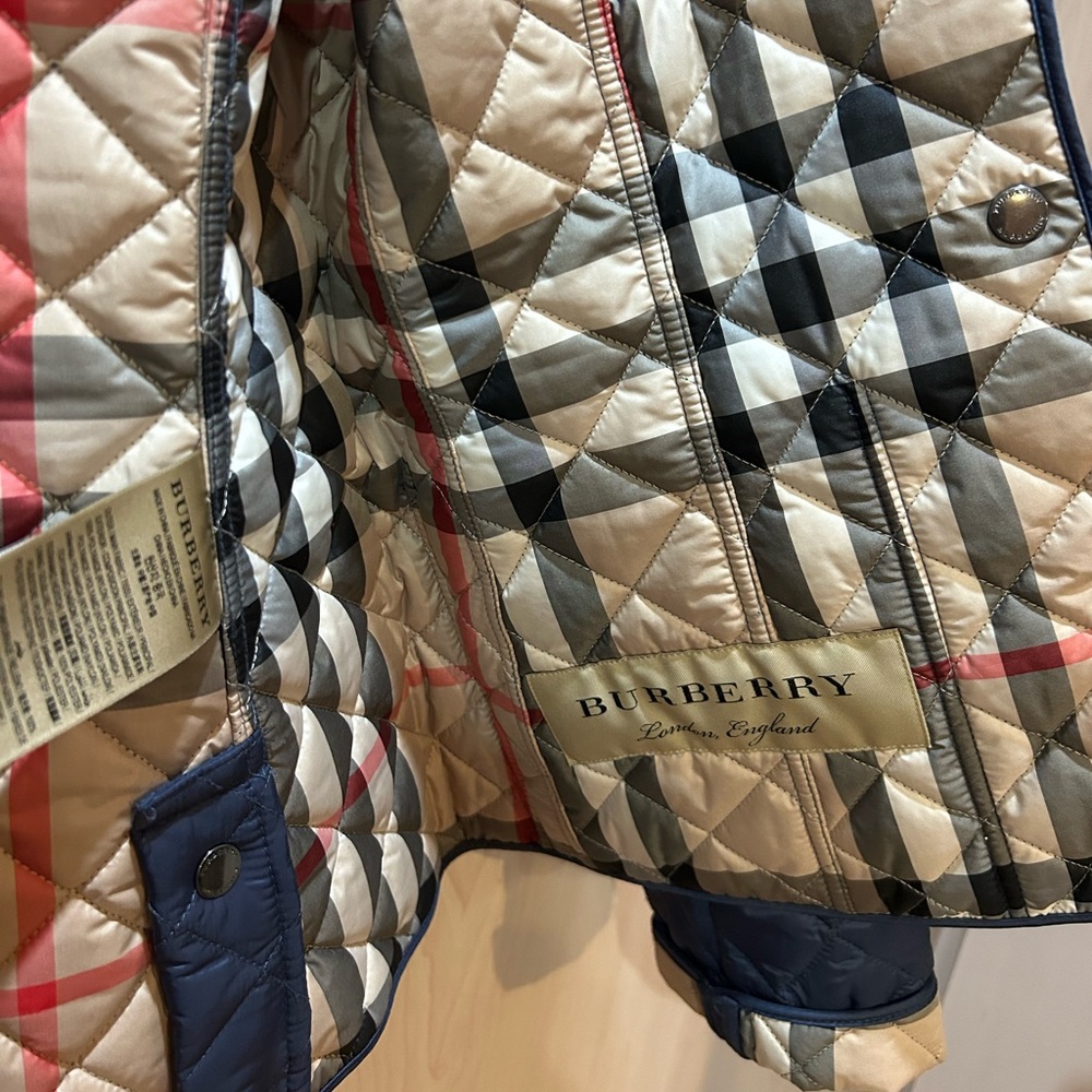 Like New Authentic Burberry Jacket!!! - image 3
